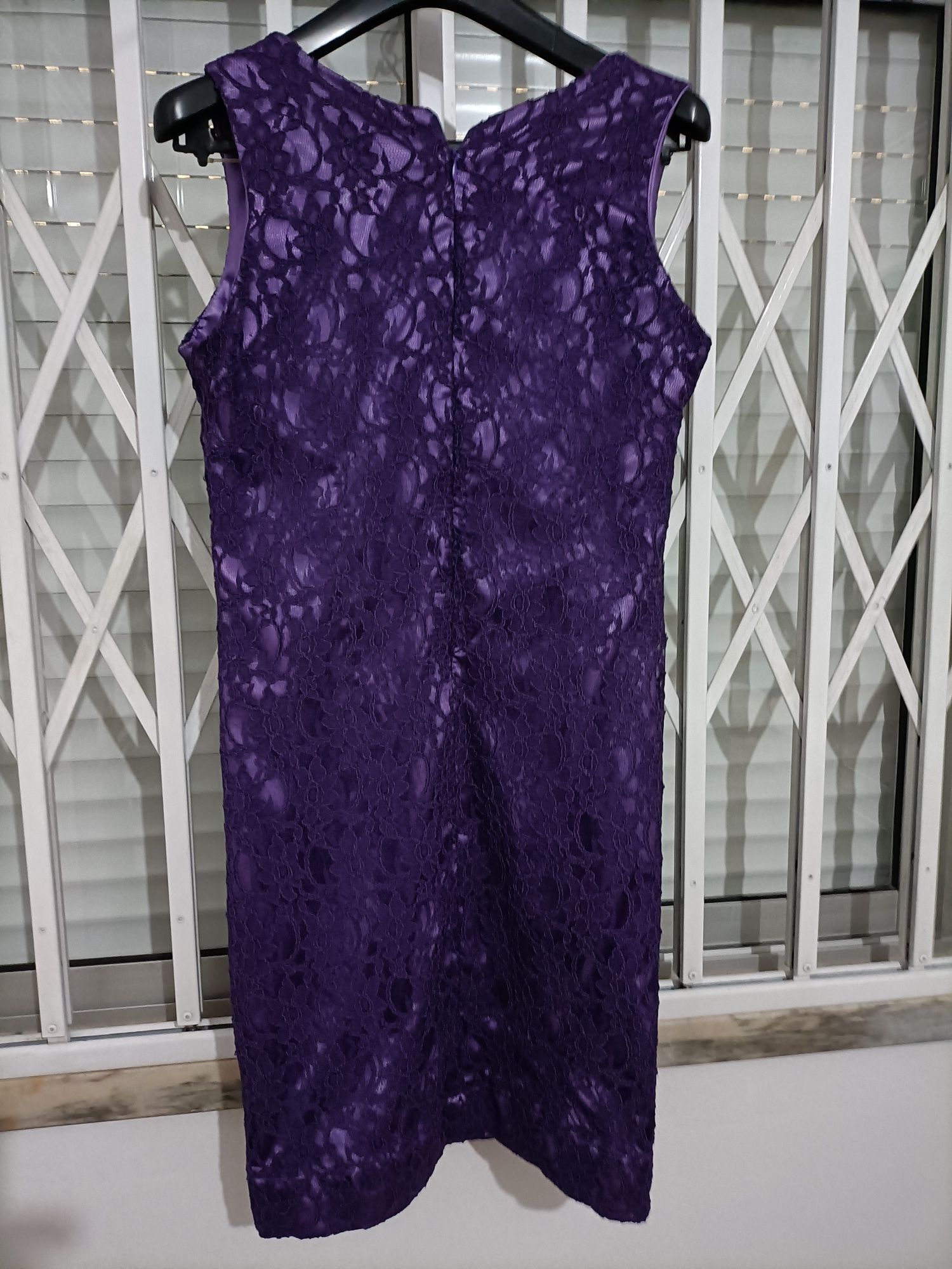 Vendo vestido de festa