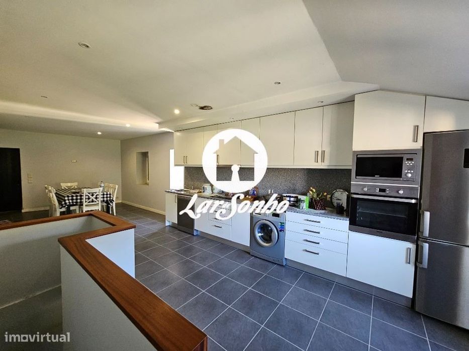 Quinta T4 em Rio Meão com 7500m2