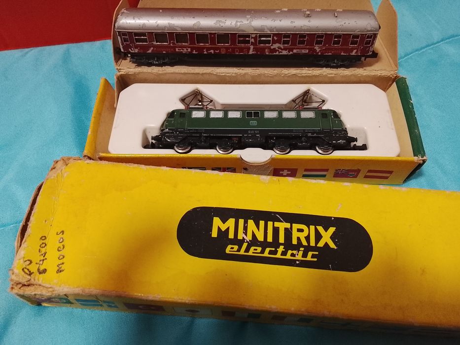 Comboios a escala elétricos da marca Minitrix tenho vários