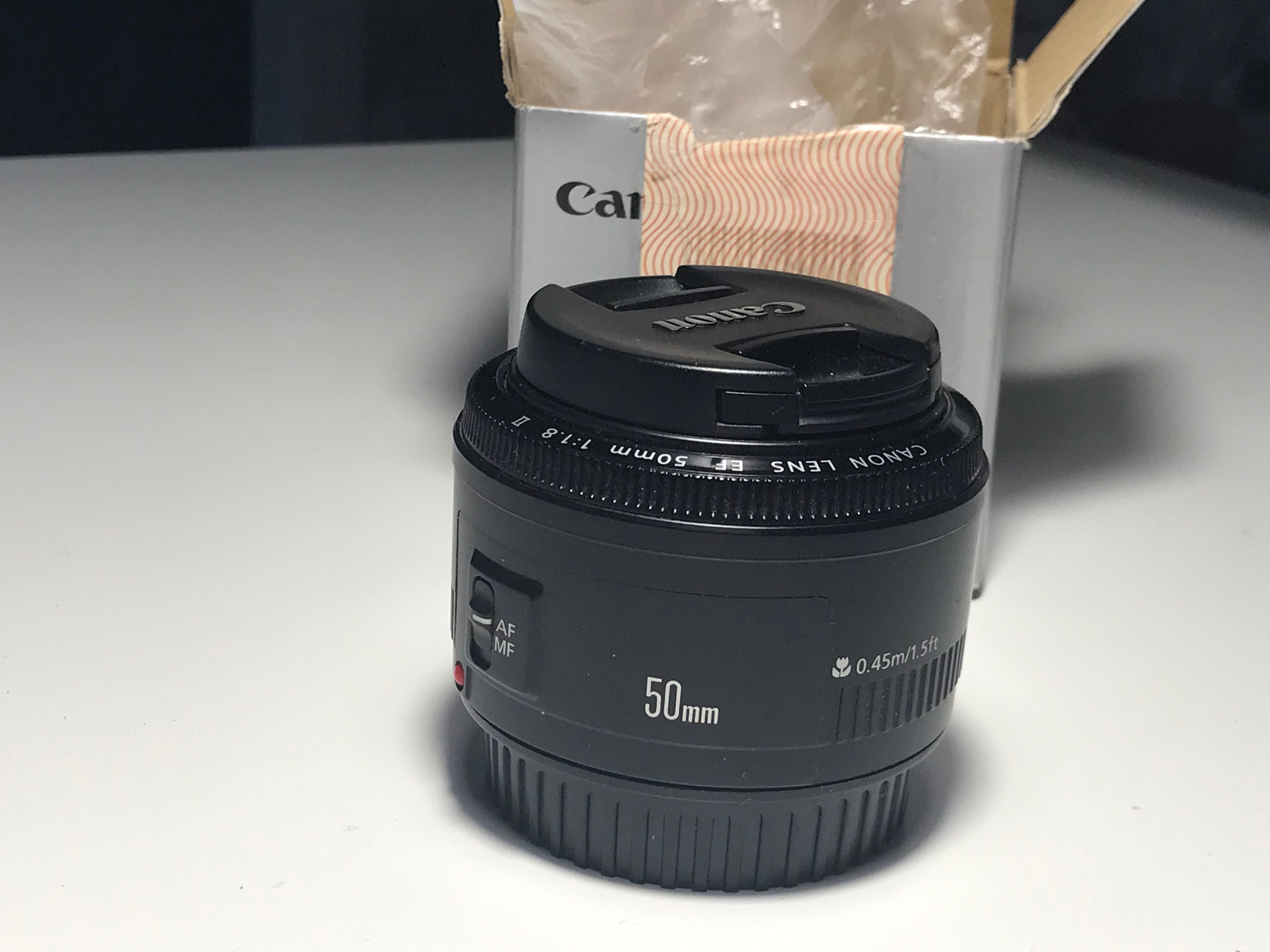 Фотоапарат Canon EOS 77d body