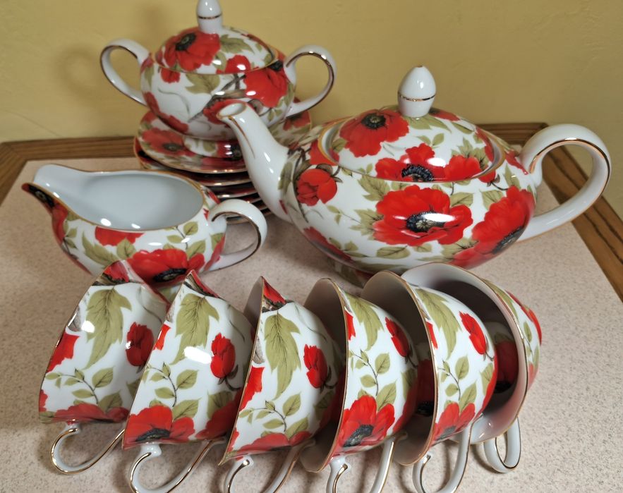 Чайниї сервіз червони макі