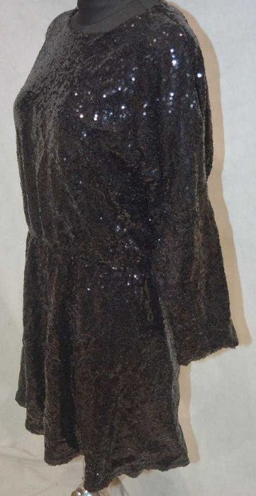 Rozkloszowana sukienka z cekinami Mohito odkryte plecy 38