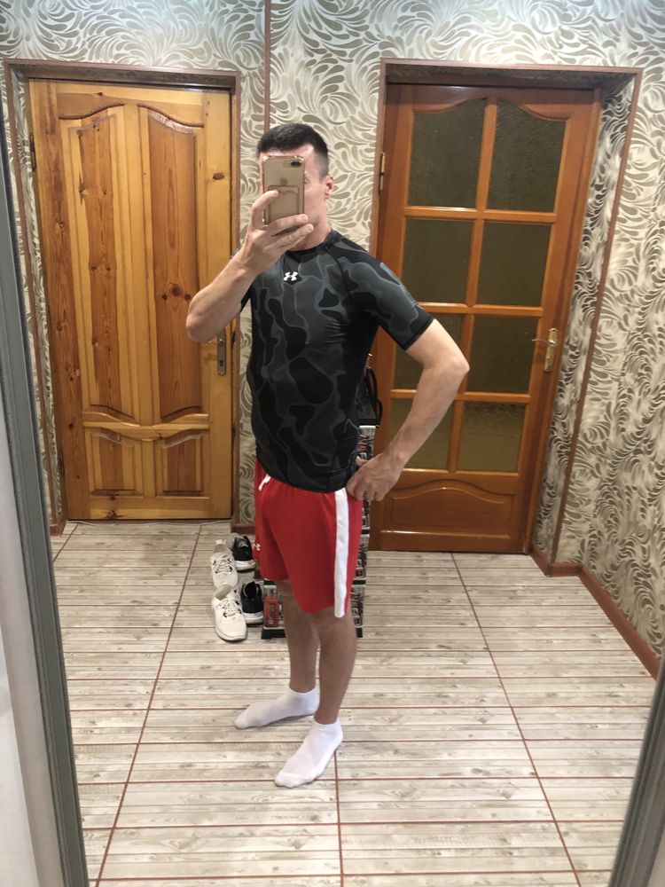 Компрессионная, термо футболка Under Armour