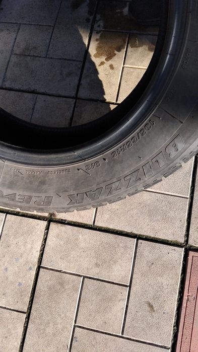 Brifdgestone Blizzak Revo GZ 195 65 15