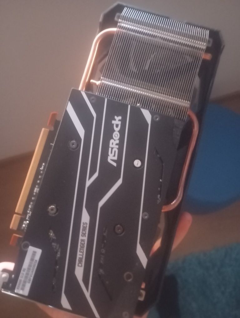 Vendo RX 6600 ASRock