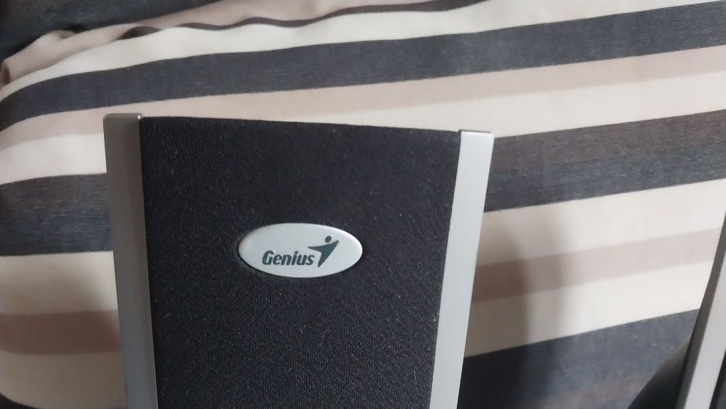 Продам компьютерные колонки проводные Genius  Sp-j10.