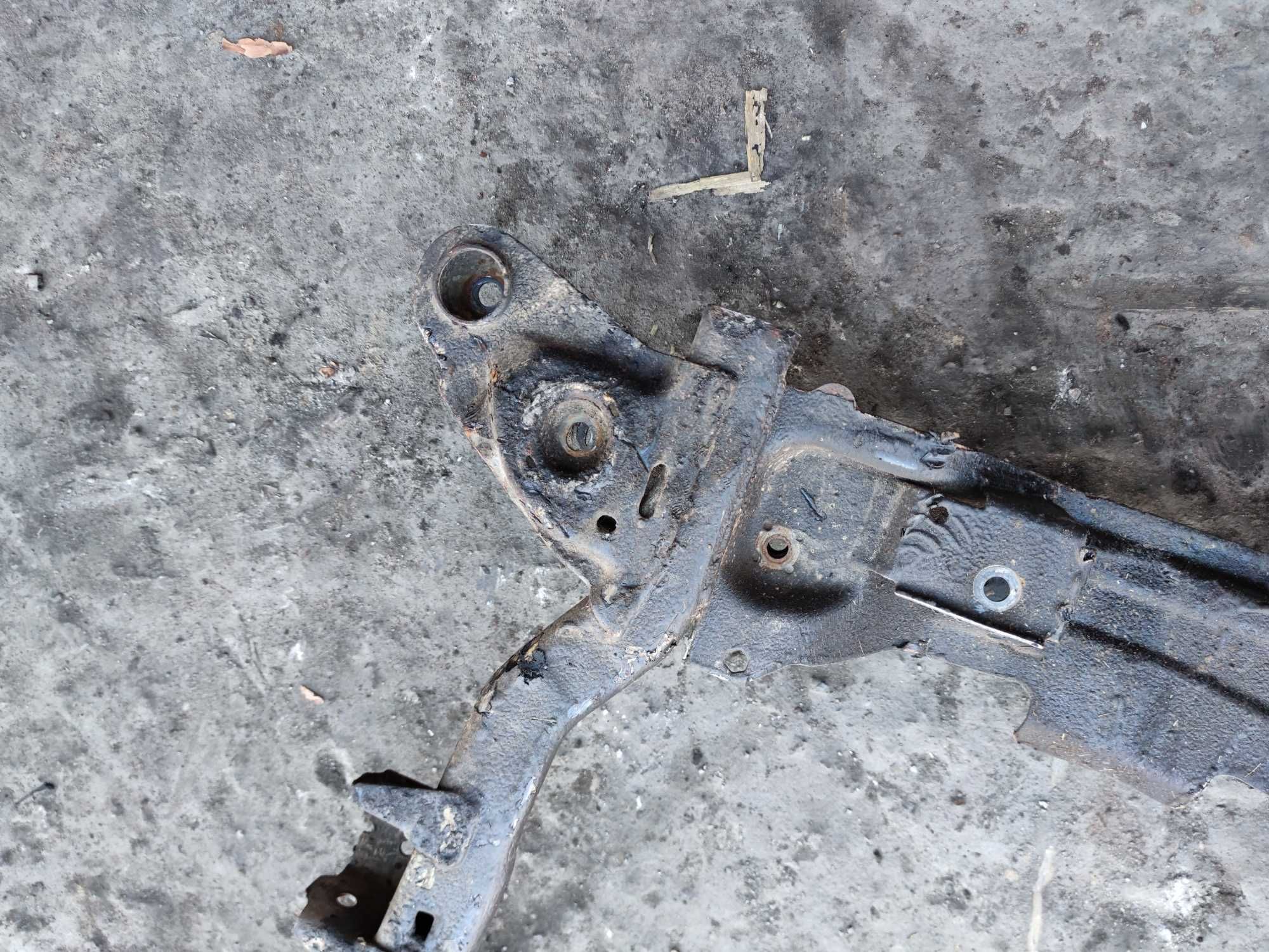Opel Corsa C Combo Meriva A Sanki Wózek Belka Kołyska Trawers Przód