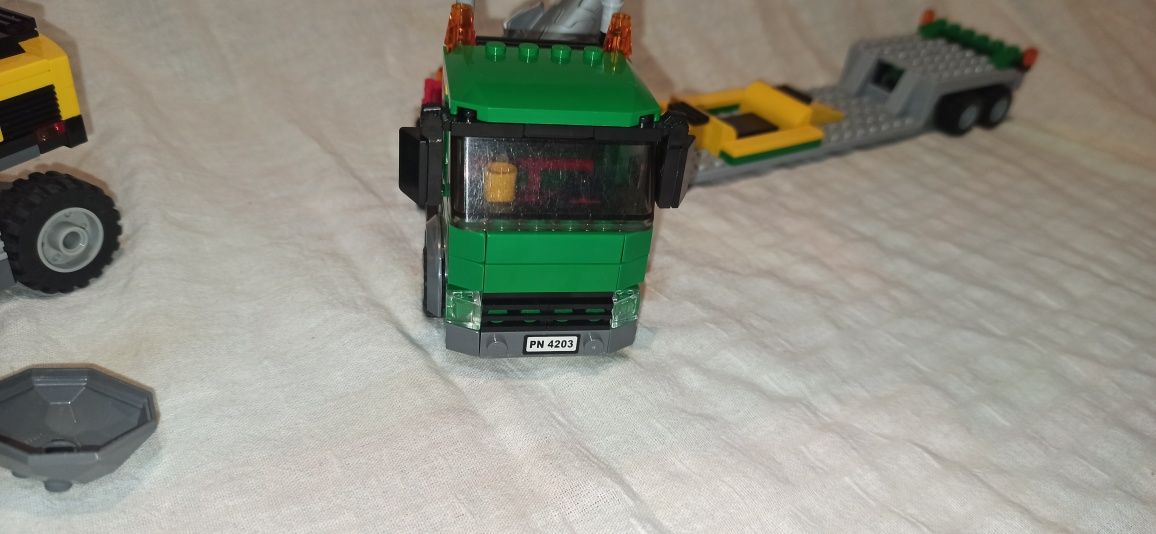 Lego City - 4203  Koparka z transporterem
