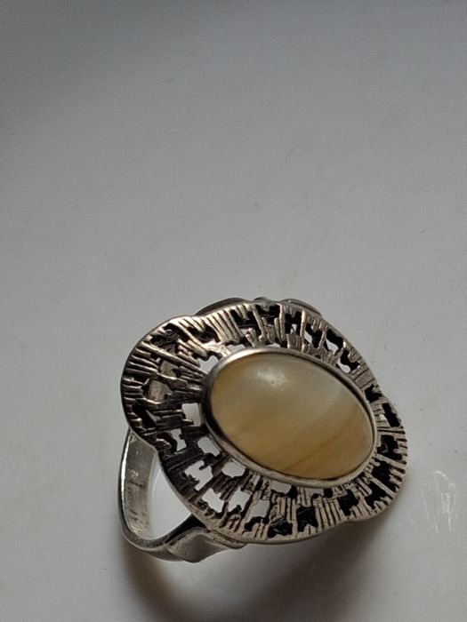 Warmet pierścionek z agatem.