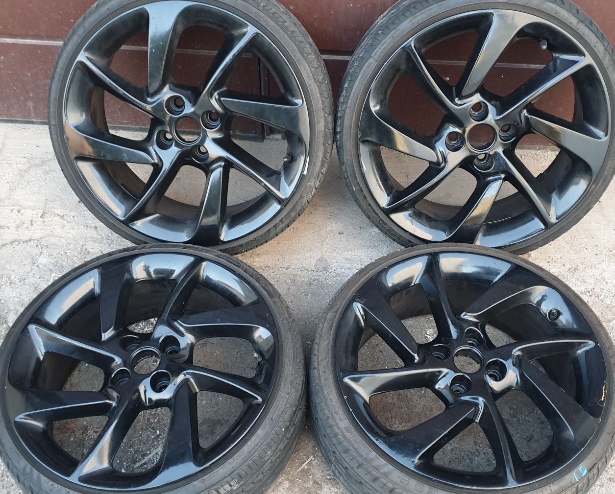 Alufelgi Opel 17 4x100 ET 44 7J Felgi czarne Adam Corsa Vectra Meriva