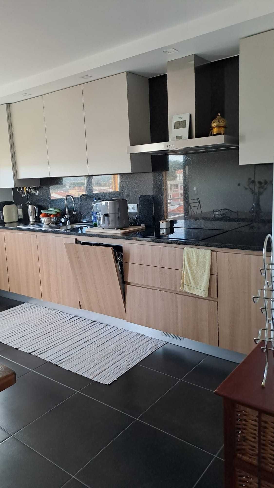 Apartamento T3 Estado Novo