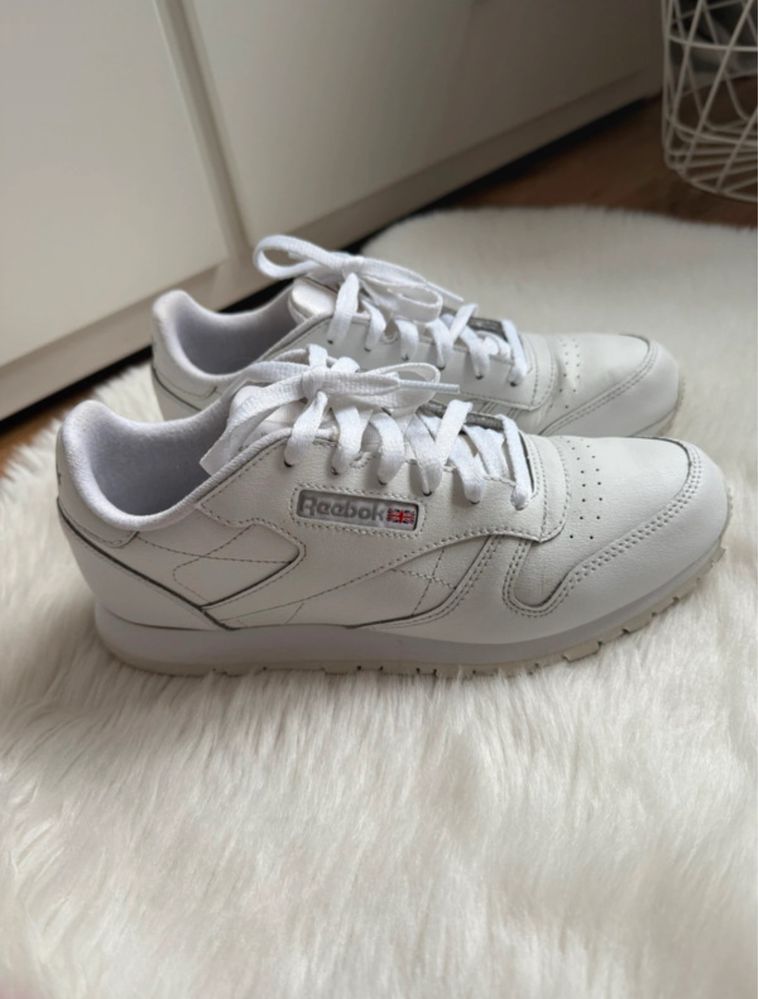 Reebok Classic white