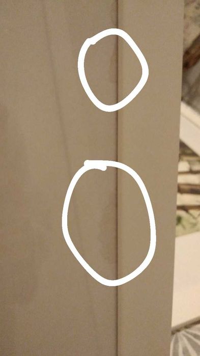 3 quadros com moldura branca