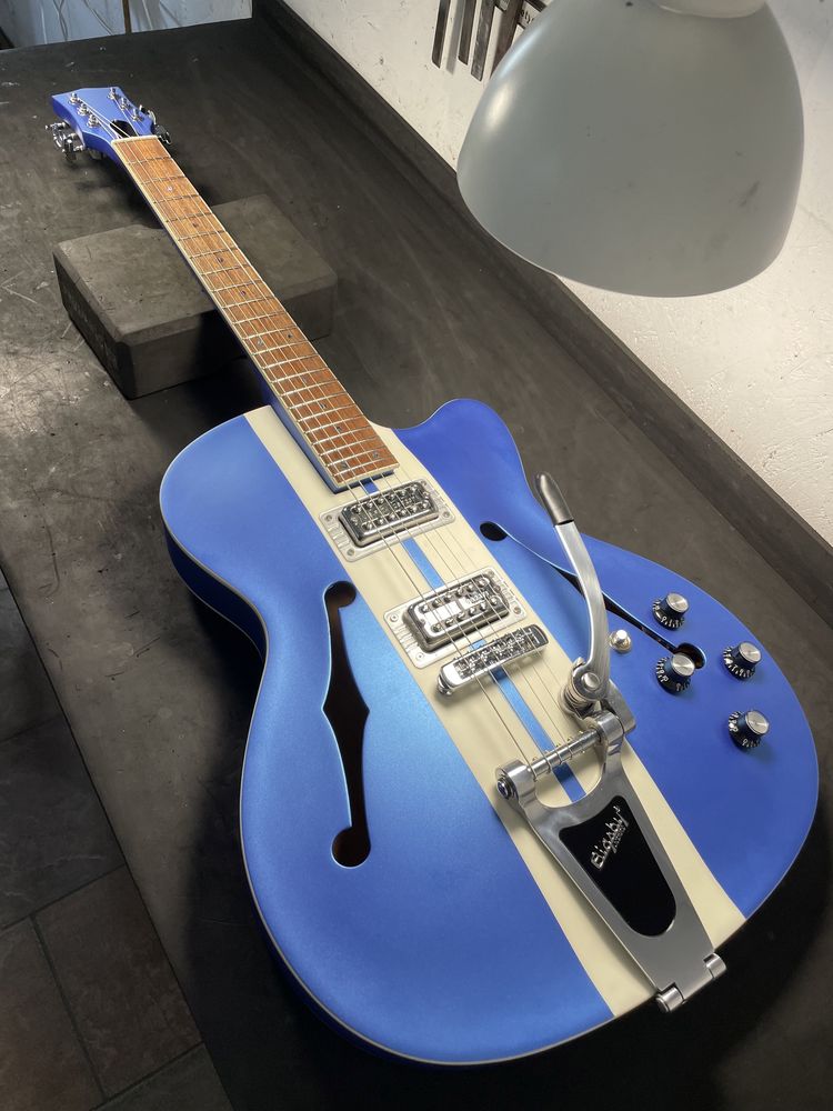 Gitara archtop po RENOWACJI  Defil ZAMIANA na pianino