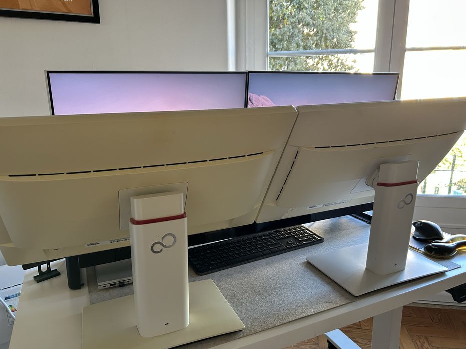 Vendo monitor 24-inch Fujitsu B24W-7 1920 x 1200 LCD Monitor