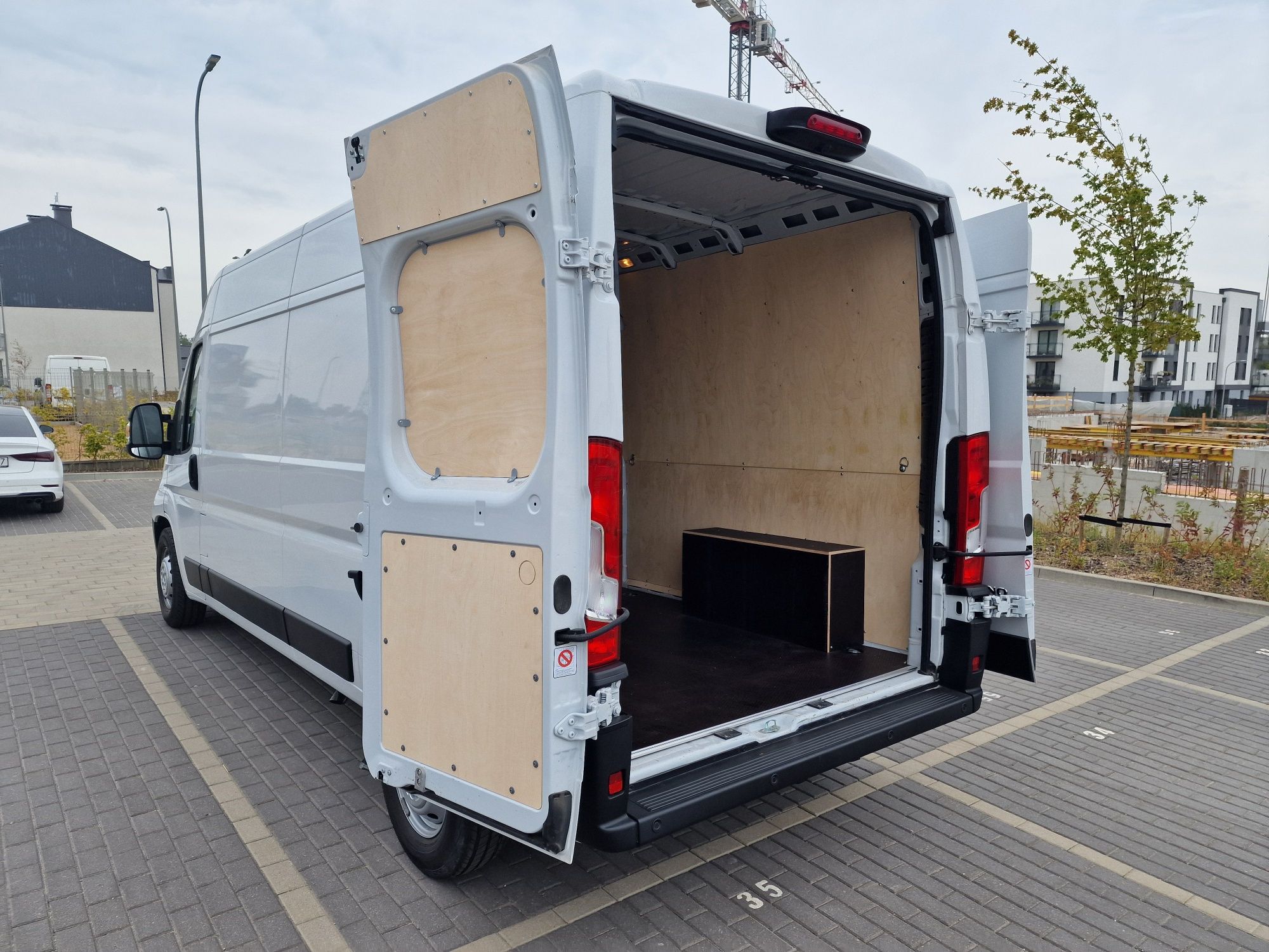 Wynajem busa dostawcze wynajem aut dostawczych busów Gdynia Gdańsk