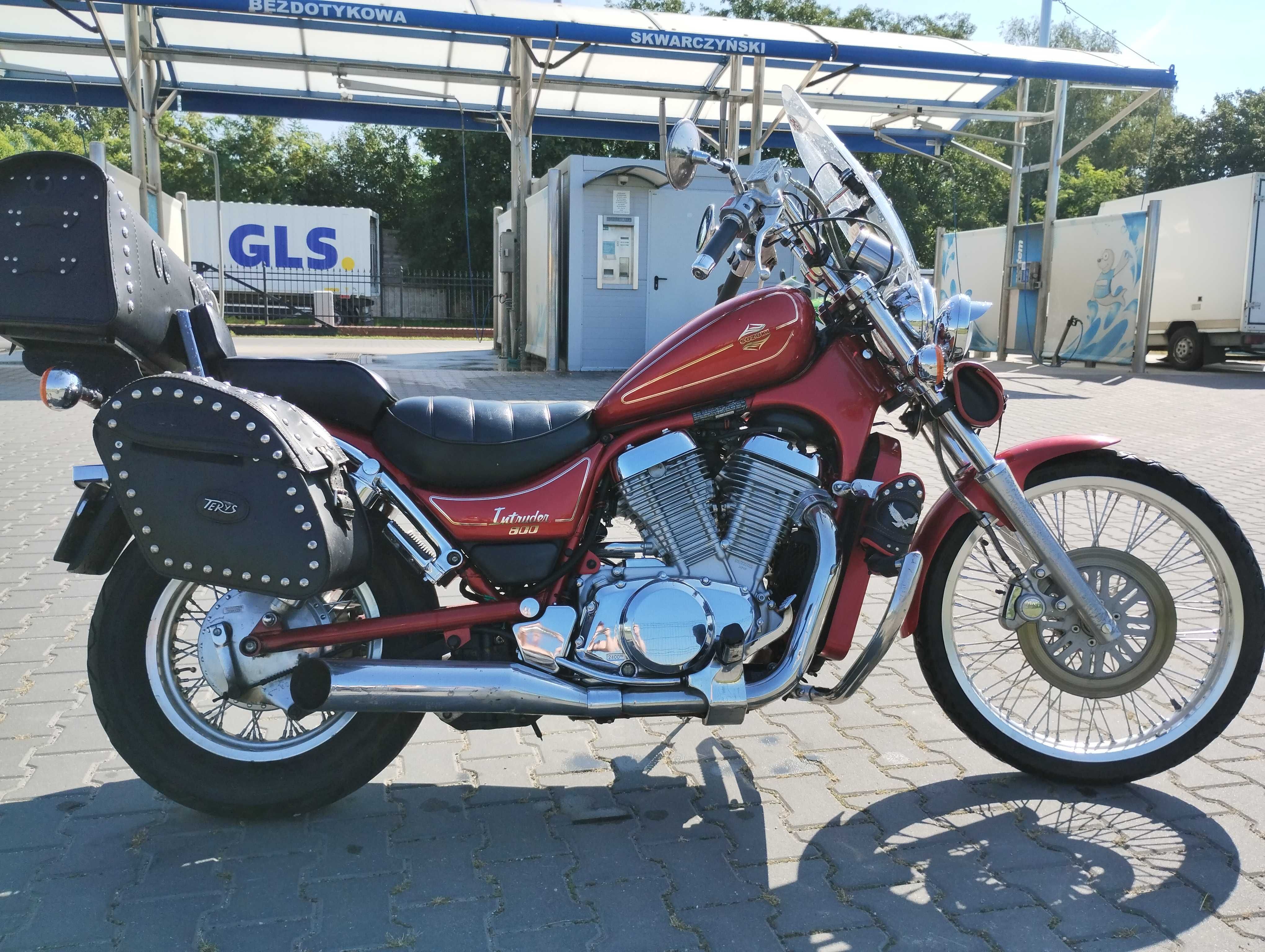 Suzuki Intruder 800