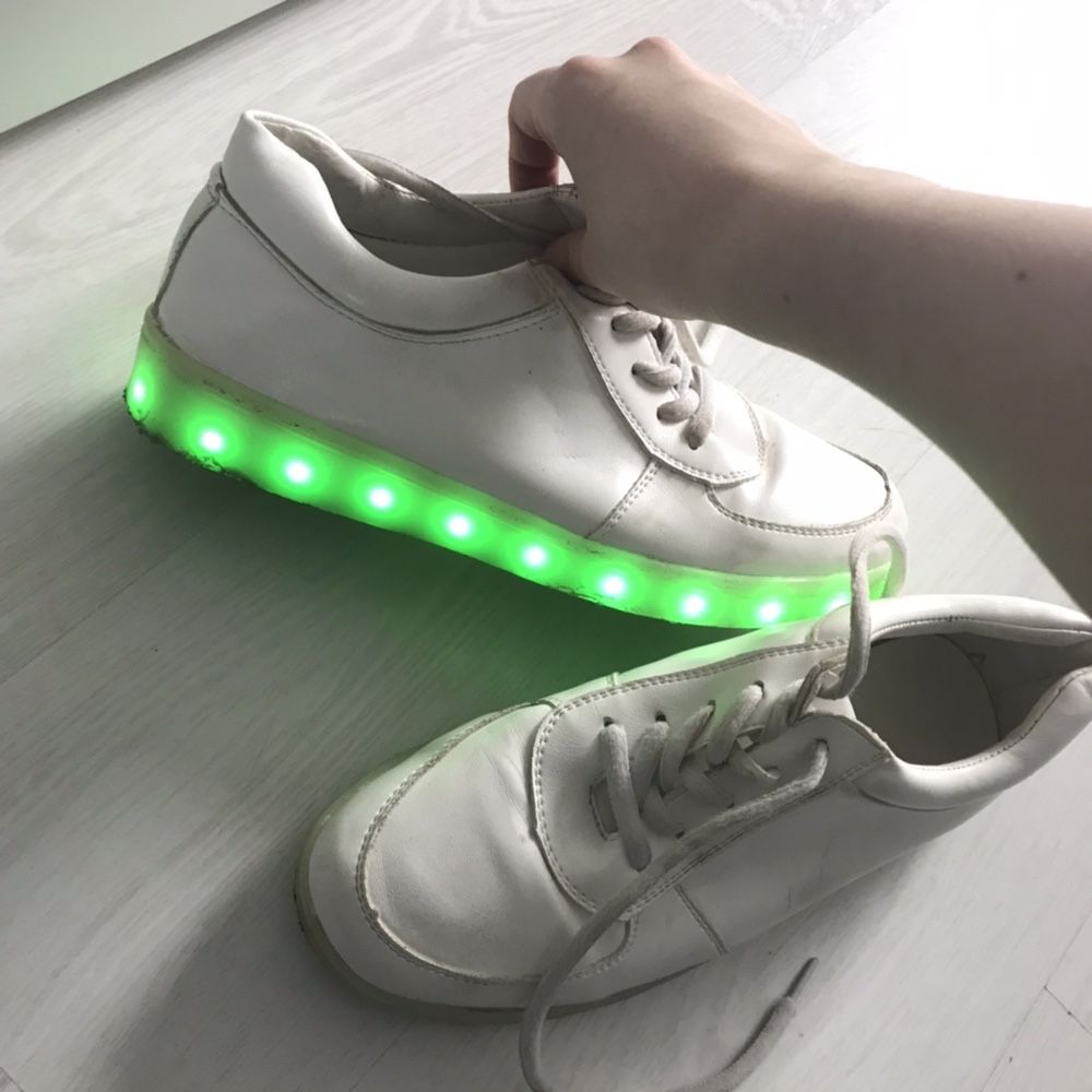 buty LED świecące biale 38