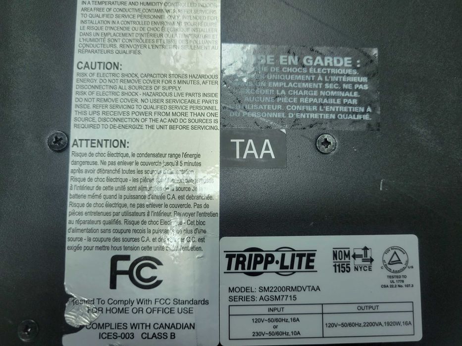 Джерело безперешкодного живлення Tripp Lite 2200VA. Чиста синусоїда