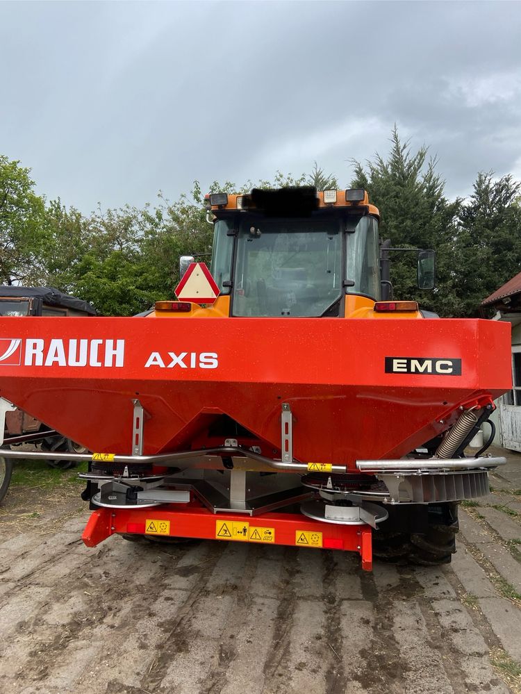 Sprzedam rozsiewacz nawozu Kuhn Rauch Axis 30.2 EMC – stan jak nowy