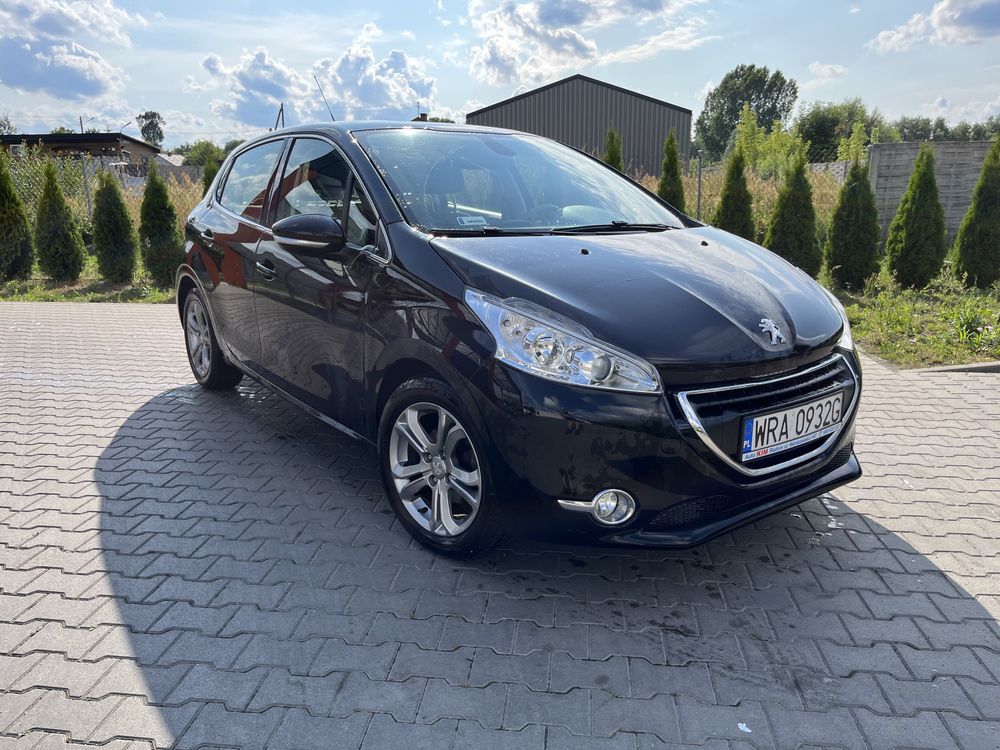 Peugeot 208 1.2 benzyna