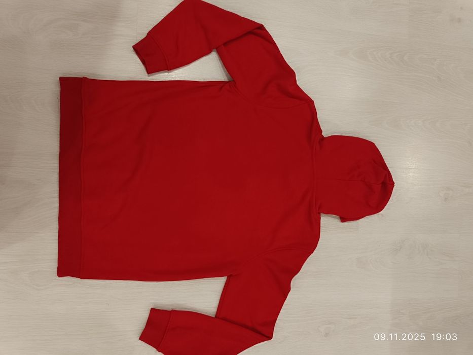 червоне тепле худі з принтом