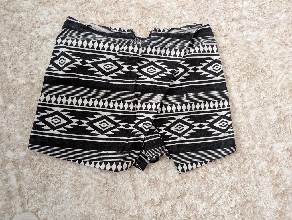 Spódnico spodenki Aztec wzór M 38