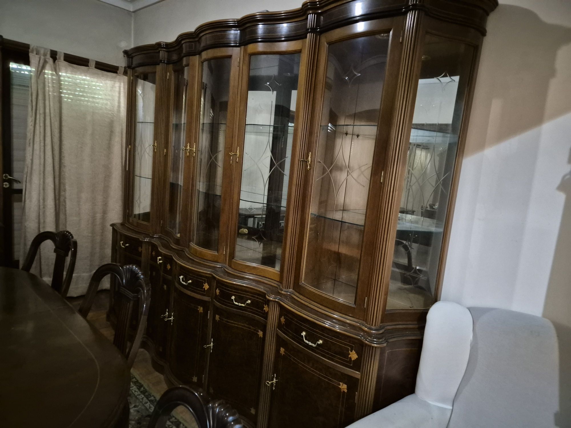 Mobilia sala de jantar raoz de nogueira