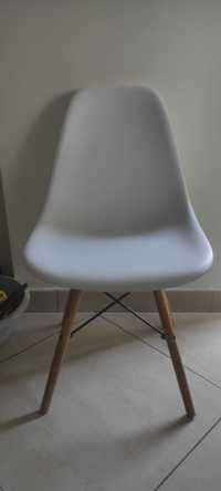 Cadeira Branca Vintage