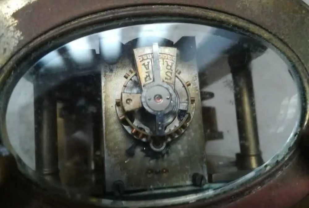Relógio Antigo de corda     .