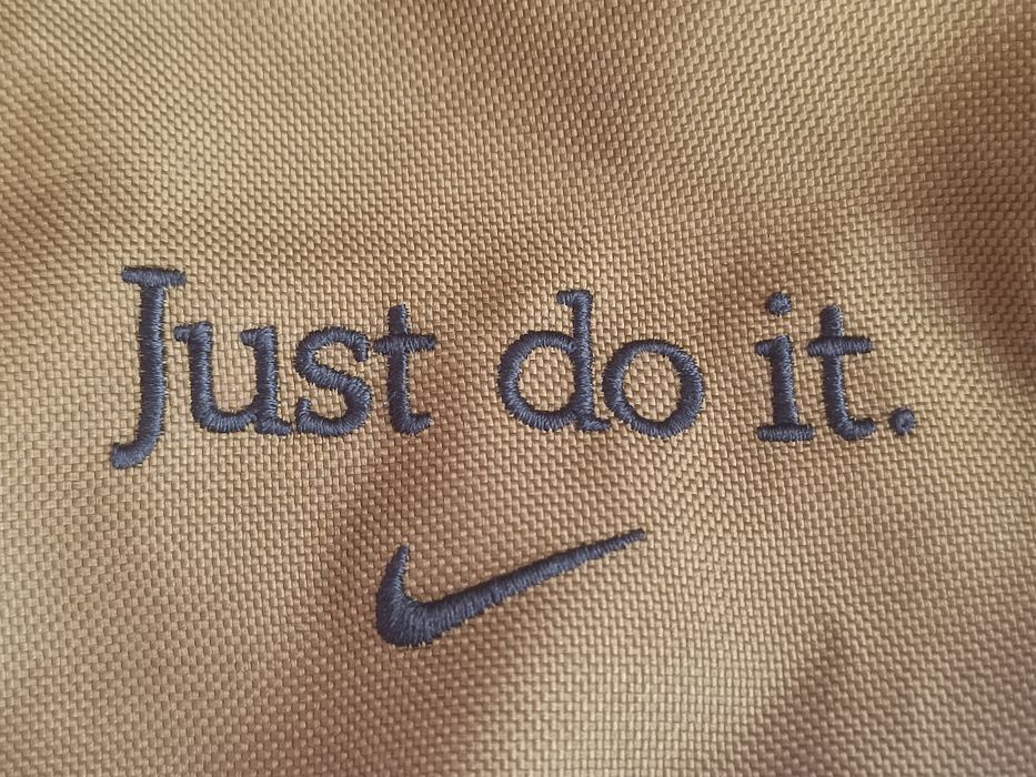 Продам оригинальную сумку на пояс, бананку Nike