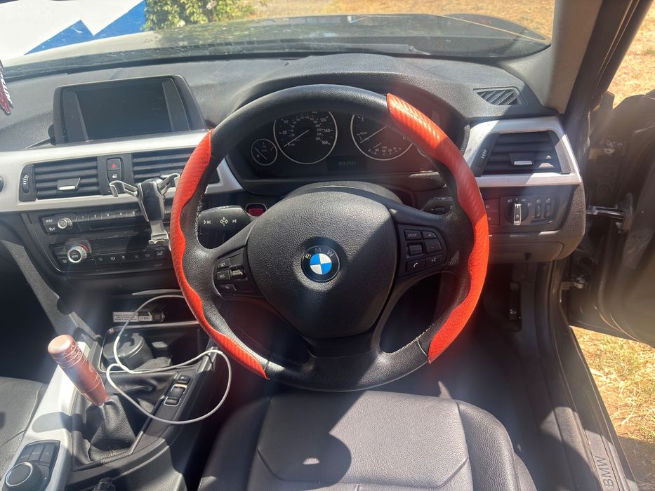 Bmw 320d eficiente dynamics F30 -Inglês