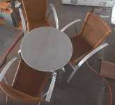 Conjunto Mesa Redonda + 3 cadeiras de café