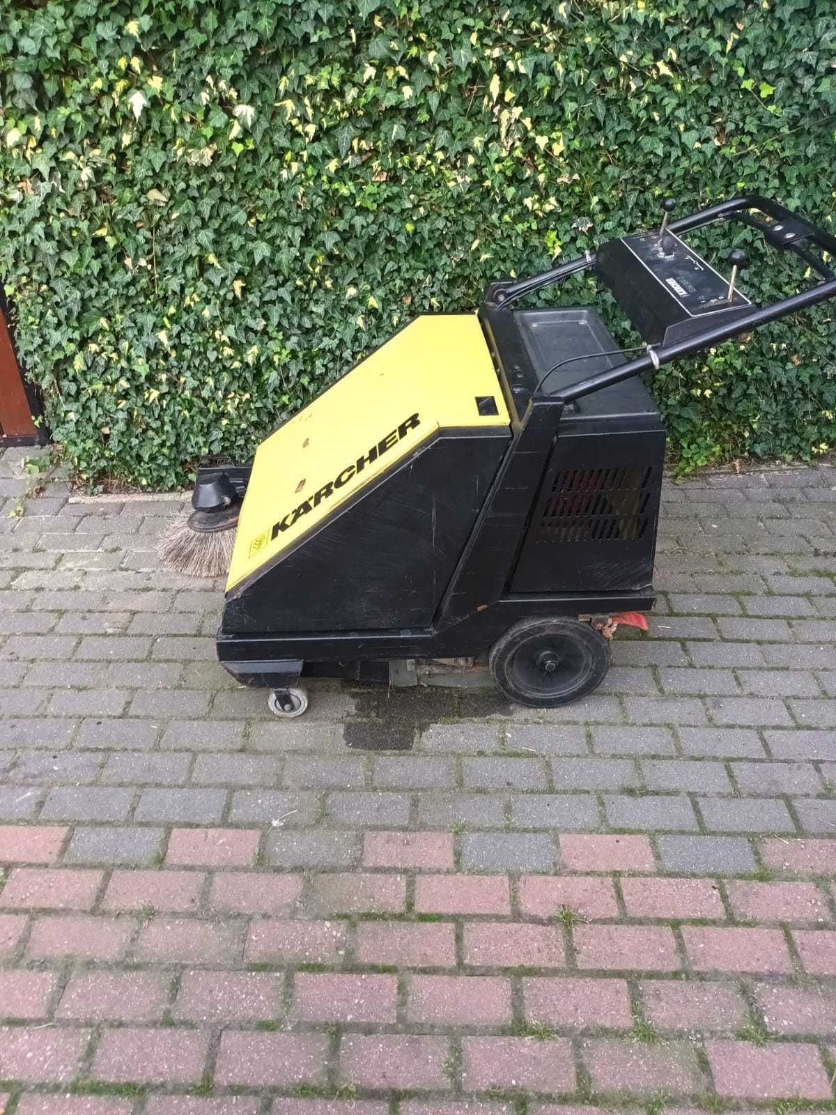 Zamiatarka spalinowa Karcher KSM900