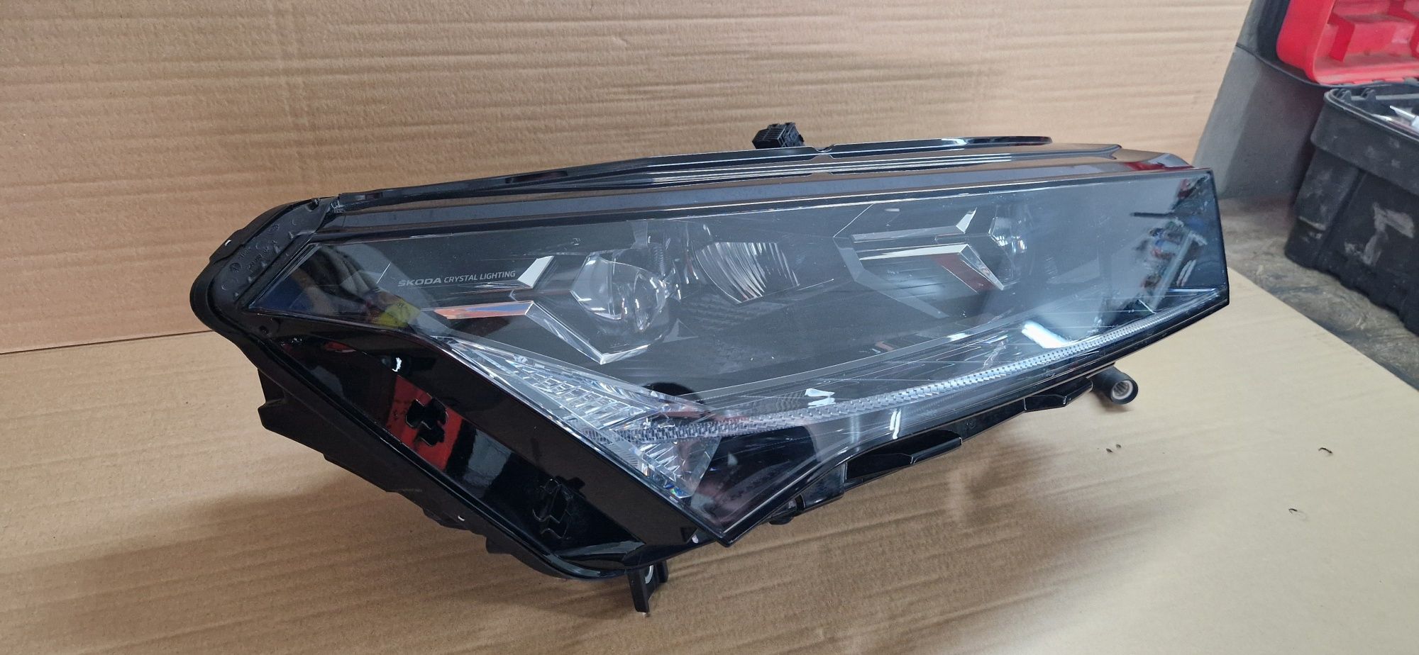 Lampa przod przednia prawa skoda enyaq 5lb.941.016.a
