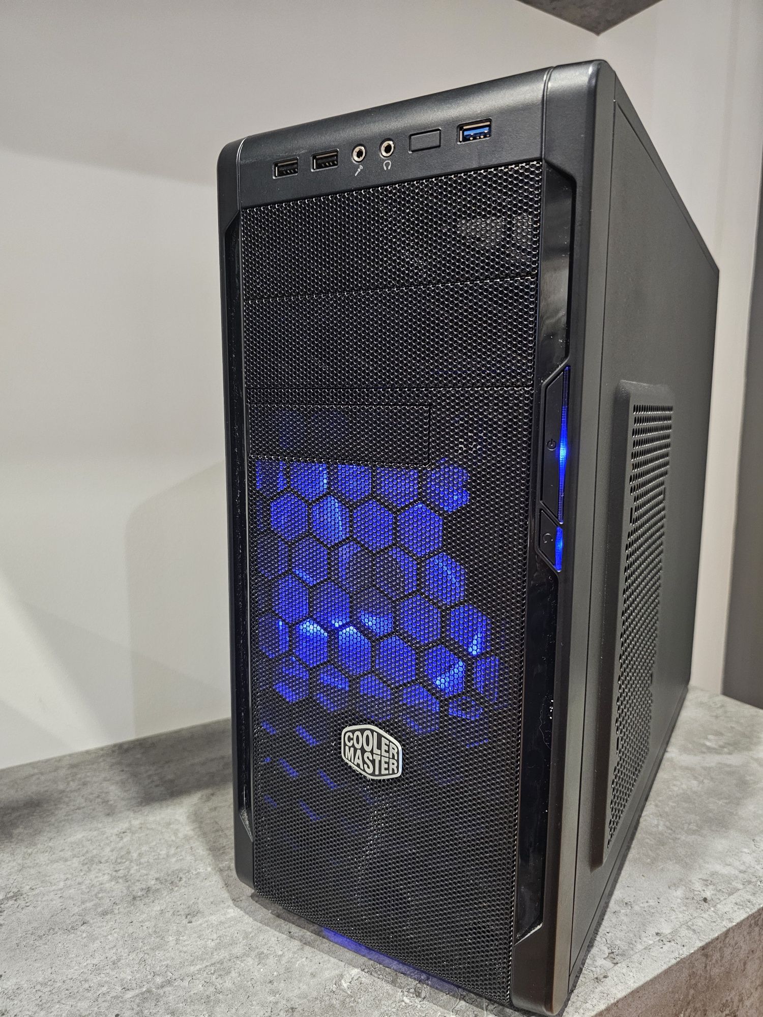 PC Intel I5 / AMD RADEON RX