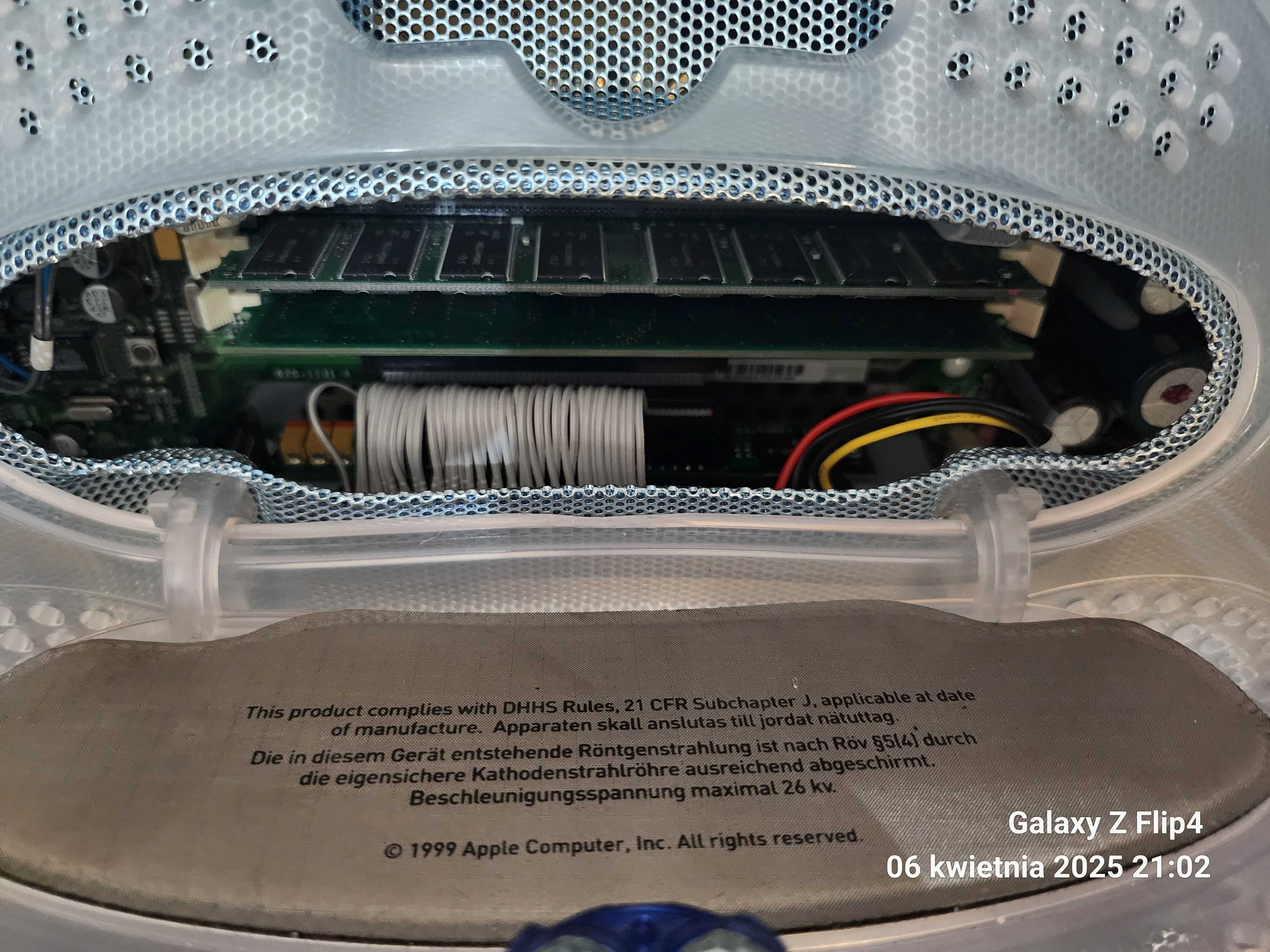 Stary retro komputer Apple iMac G3 Indigo Blue Mac Os 10 Power Pc