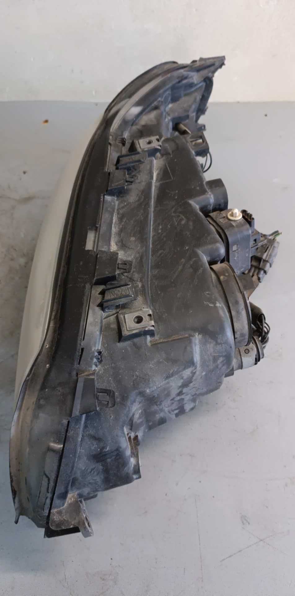 Lampy przednie volvo v70 II 04-07r europa oryginał komplet