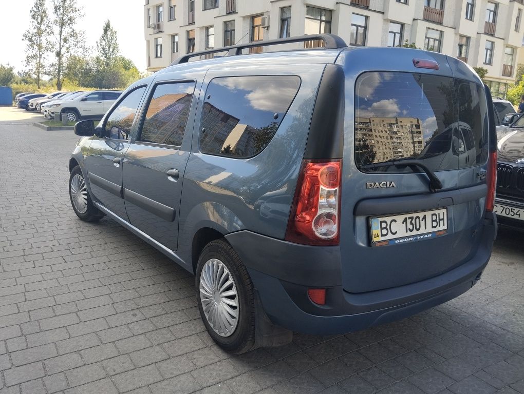Продам Dacia Logan MCV,7-міст,1,6 MPi