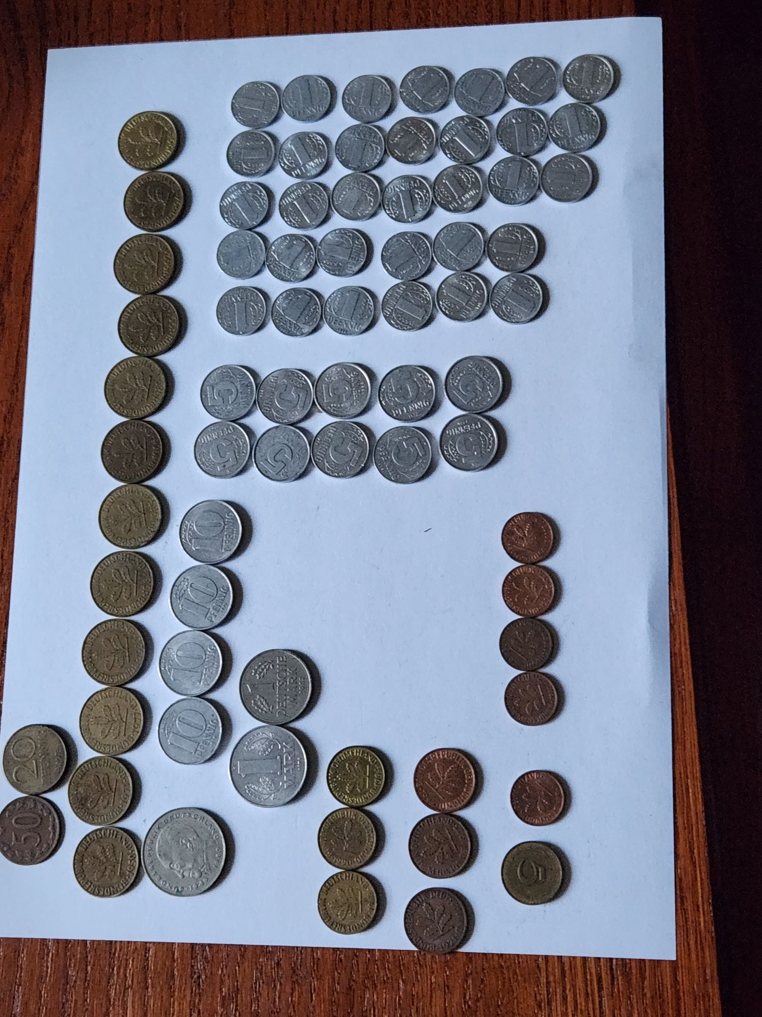 Monety marki niemieckie, korony czeskie, kuny chorwackie