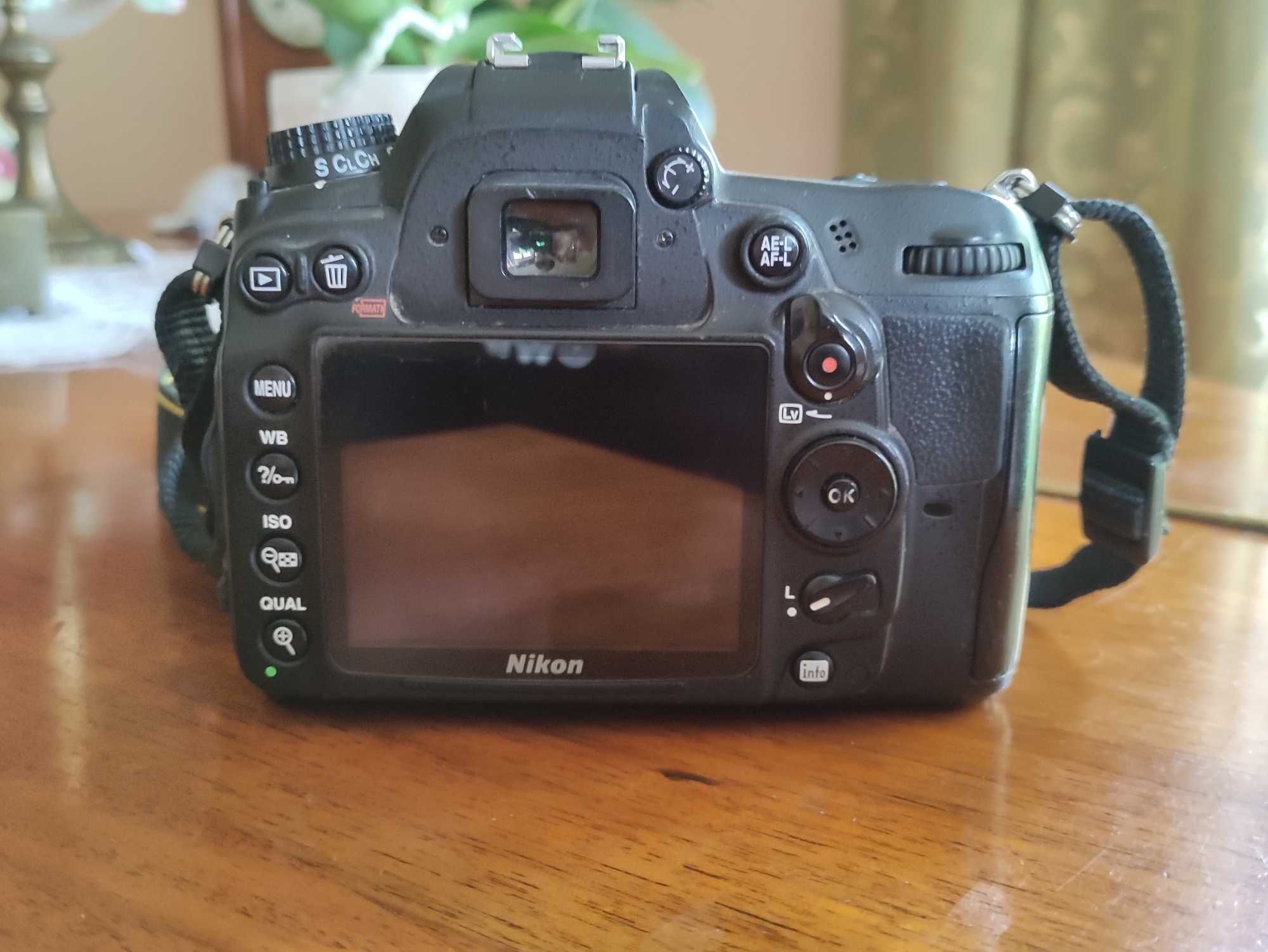 Lustrzanka Nikon D7000 niski przebieg!