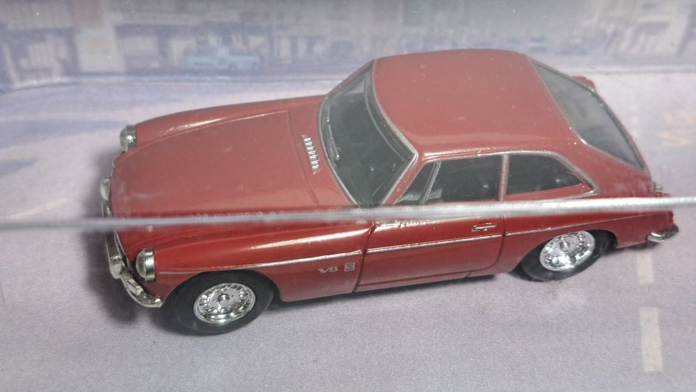 Dinky Matchbox 1973 MGB gt V8