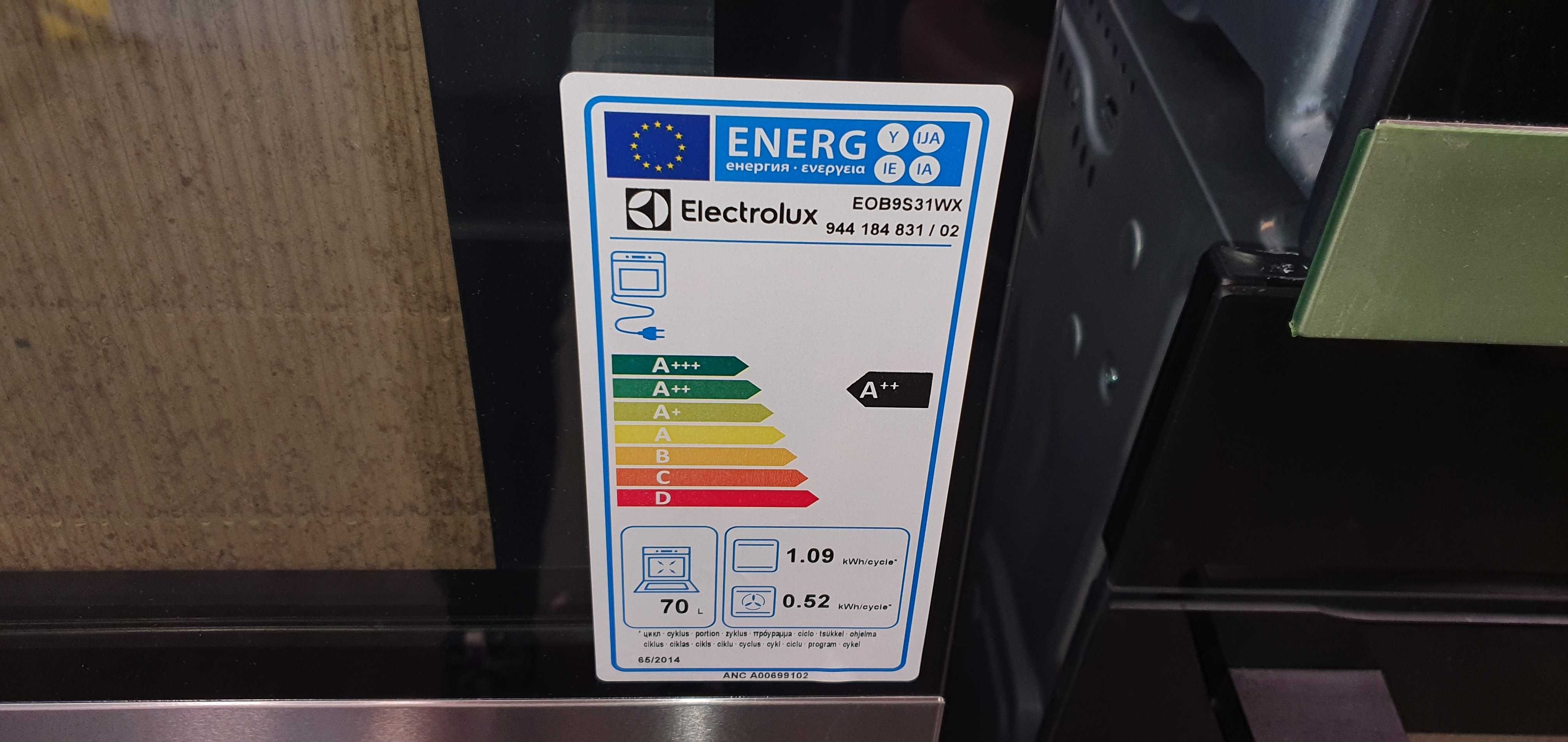 JANKI, ul. WSPÓLNA 6 Piekarnik Electrolux EOB9S31WX