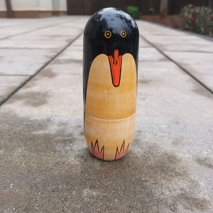 Lalka matrioszka drewniana Pingwin