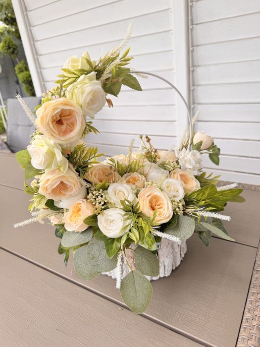 Piekna sztuczna kompozycja na okręgu