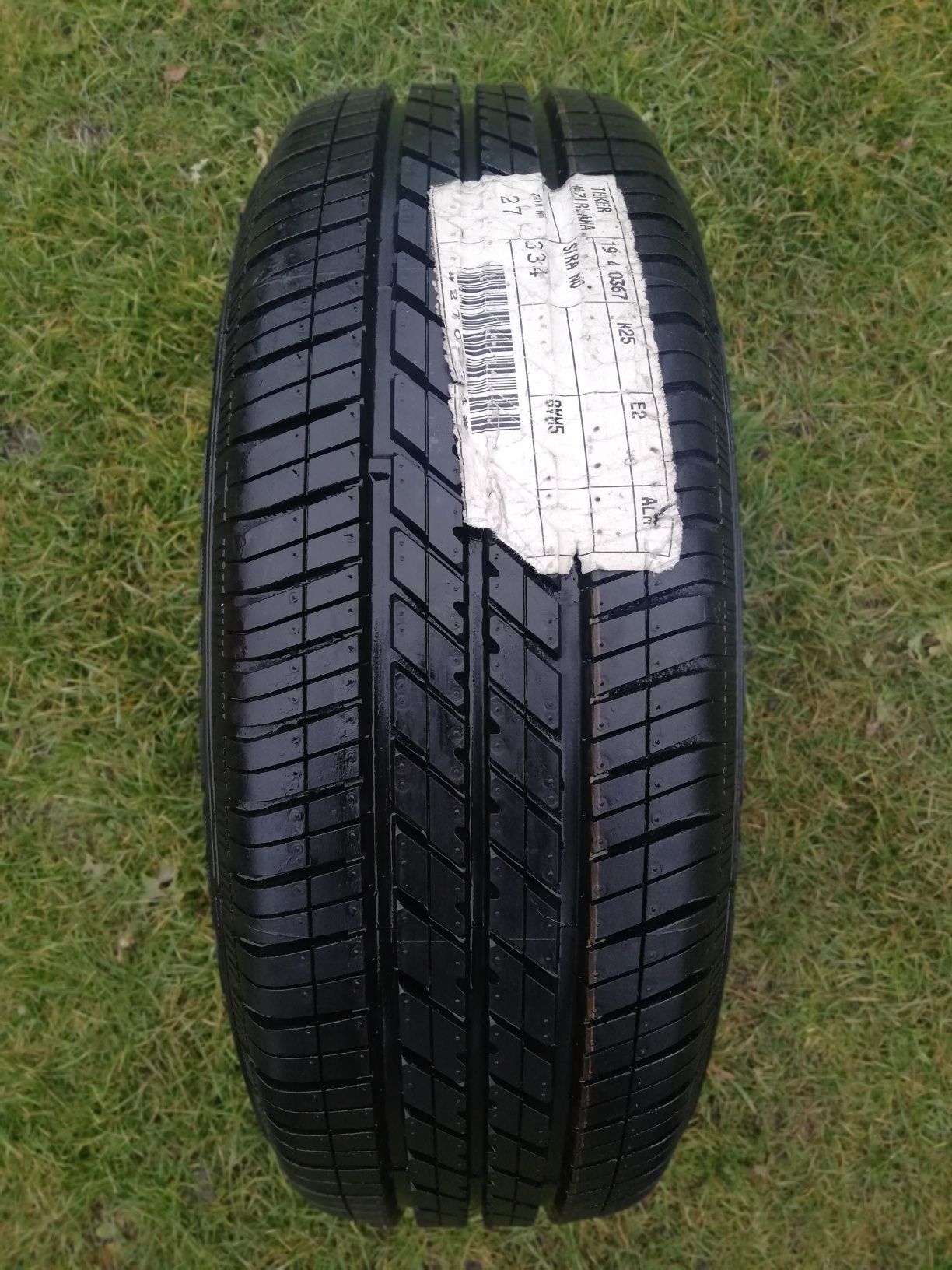 (Nr.5) Opona letnia 185/60 R15
Goodyear EAGLE TOURING