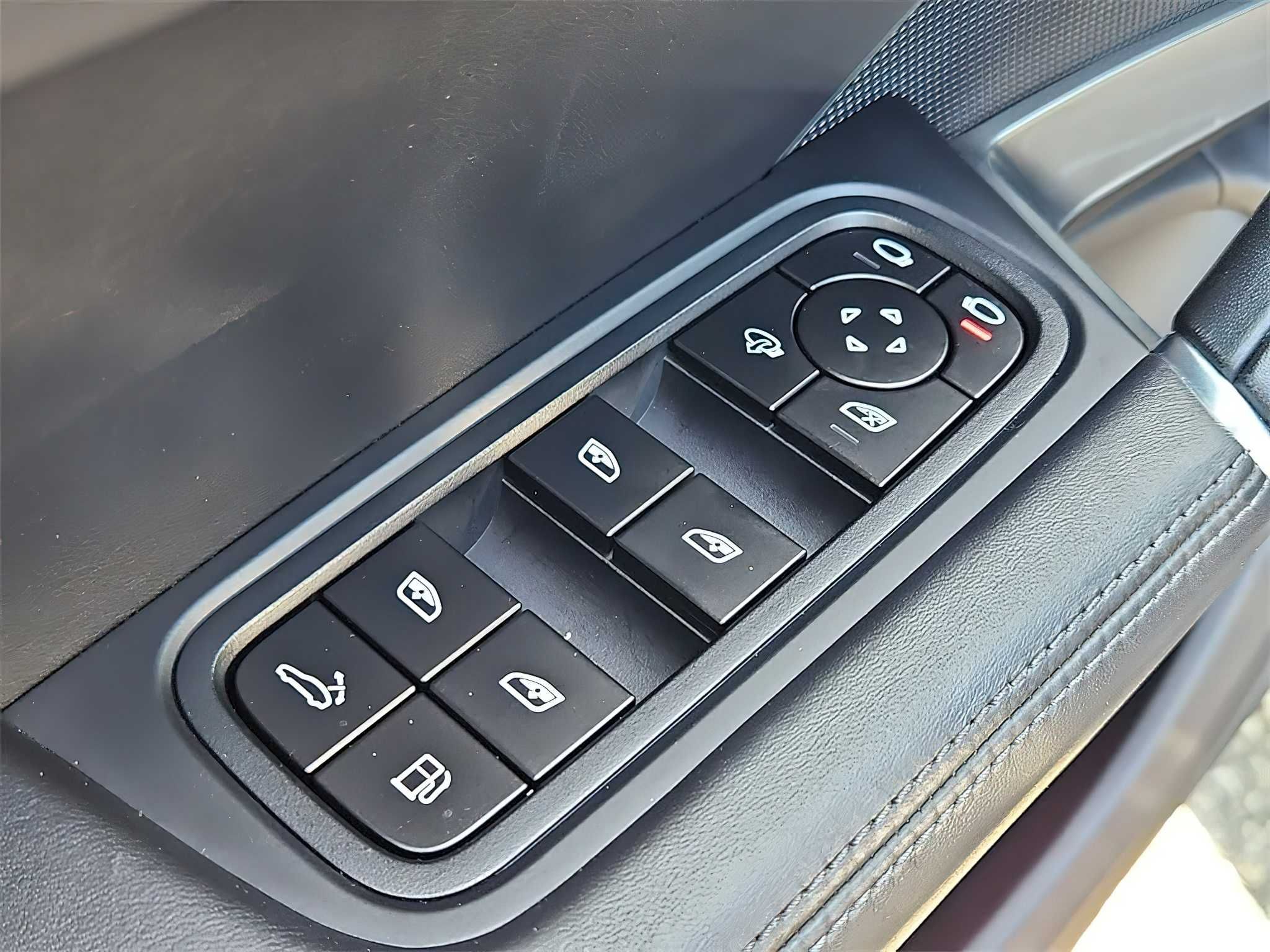 Porsche Cayenne Hybrid E-Hybrid      2020