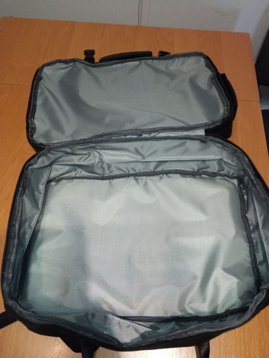 SlimUSB водовідштовхуючий рюкзак. Ручная кладь