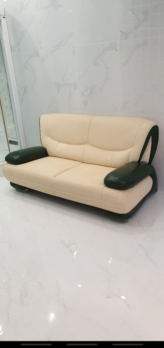 Диван кожаный новый