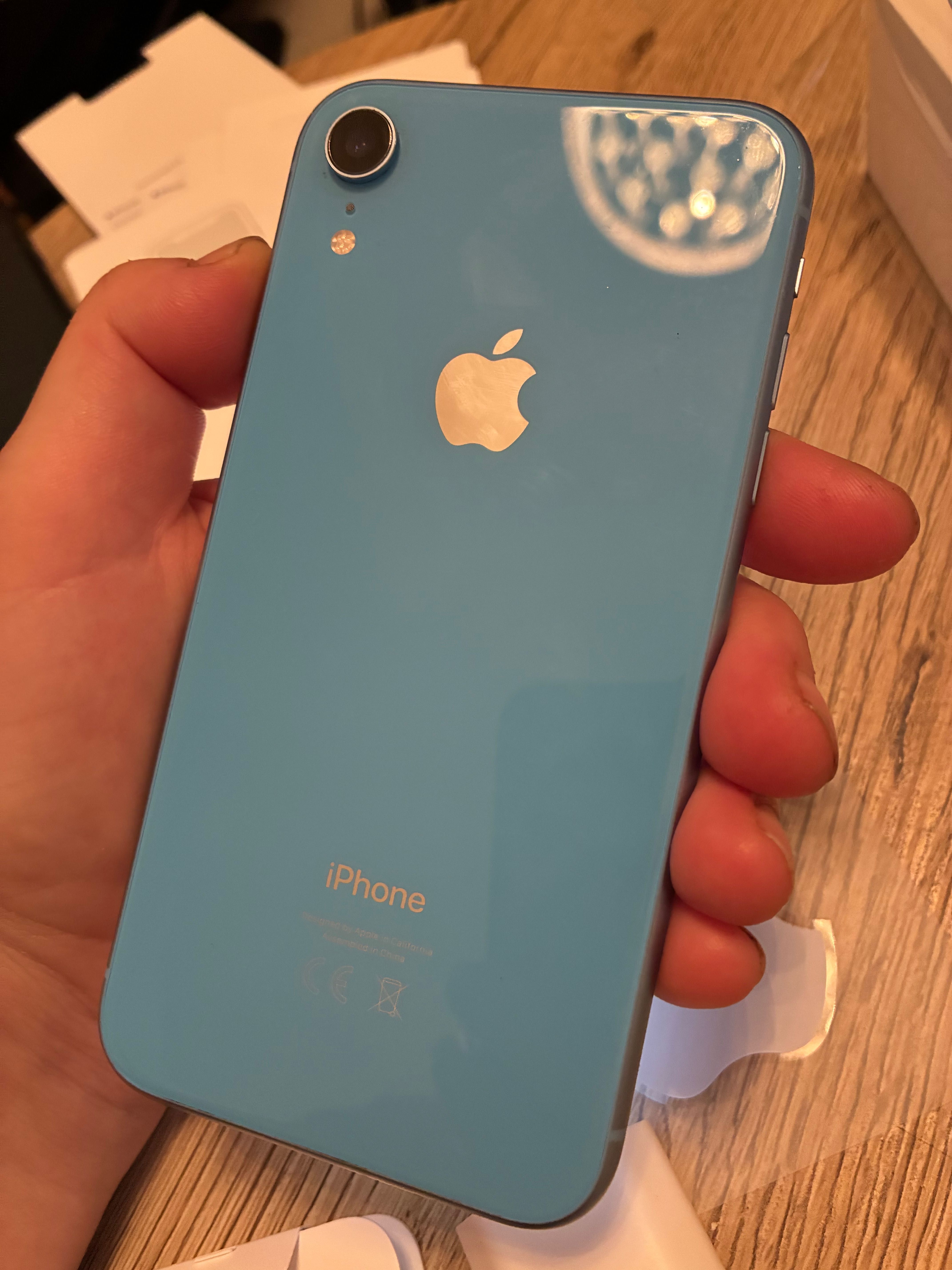 Niebieski iPhone XR Apple + akcesoria, IOS 18.1.1 pudełko stan idealny